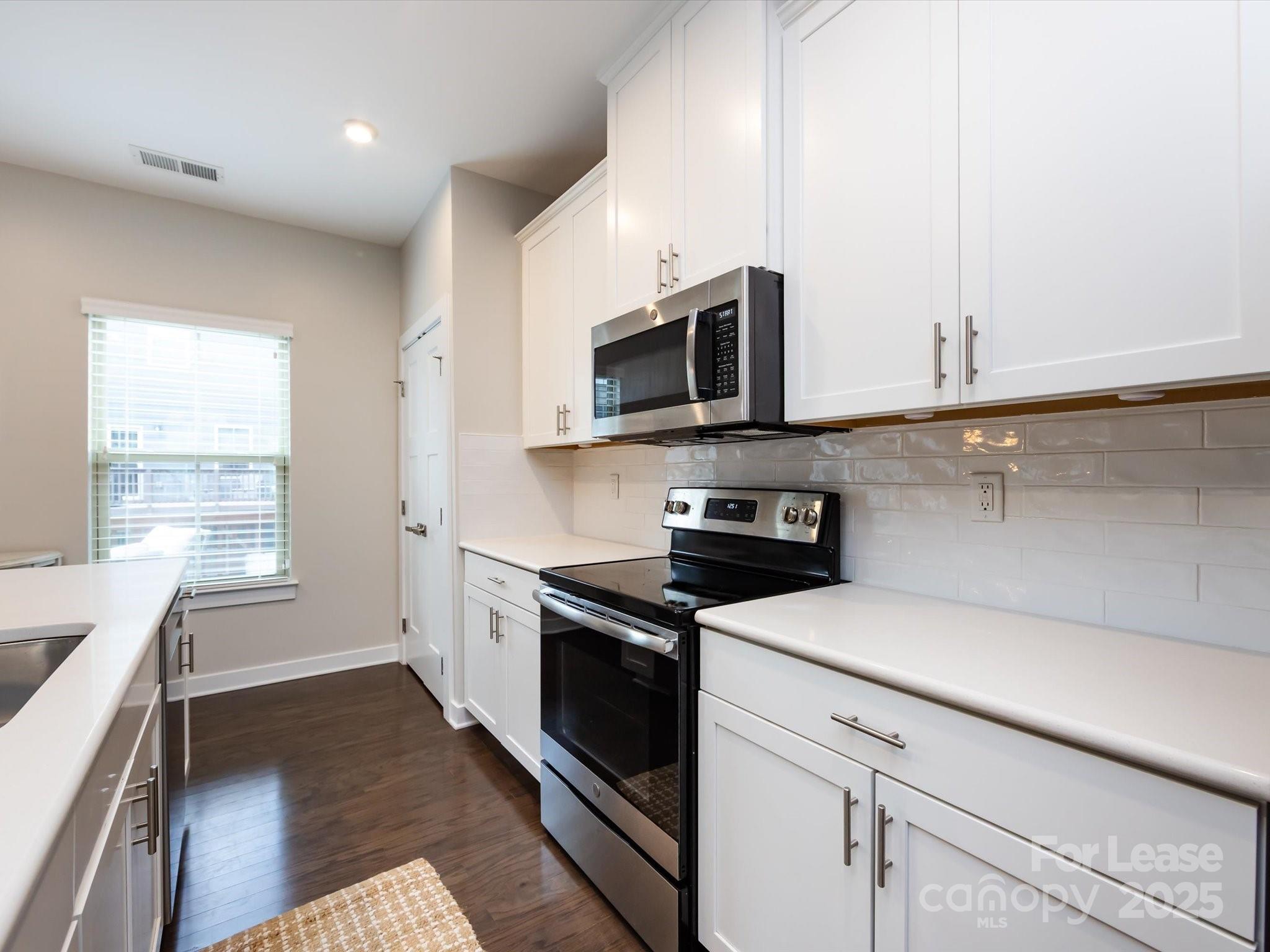 Townes of Oakhurst - Residential Lease