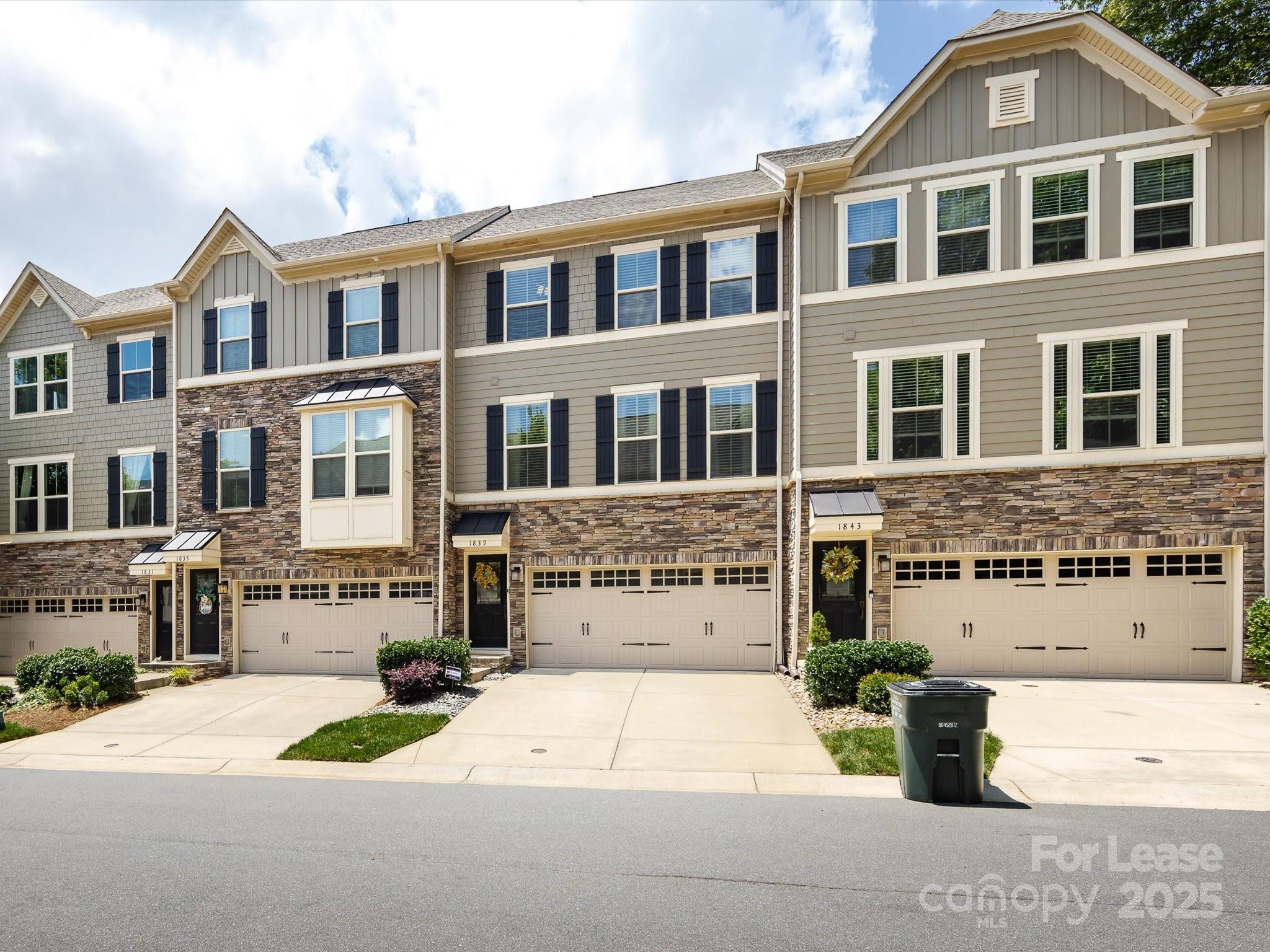 Townes of Oakhurst - Residential Lease