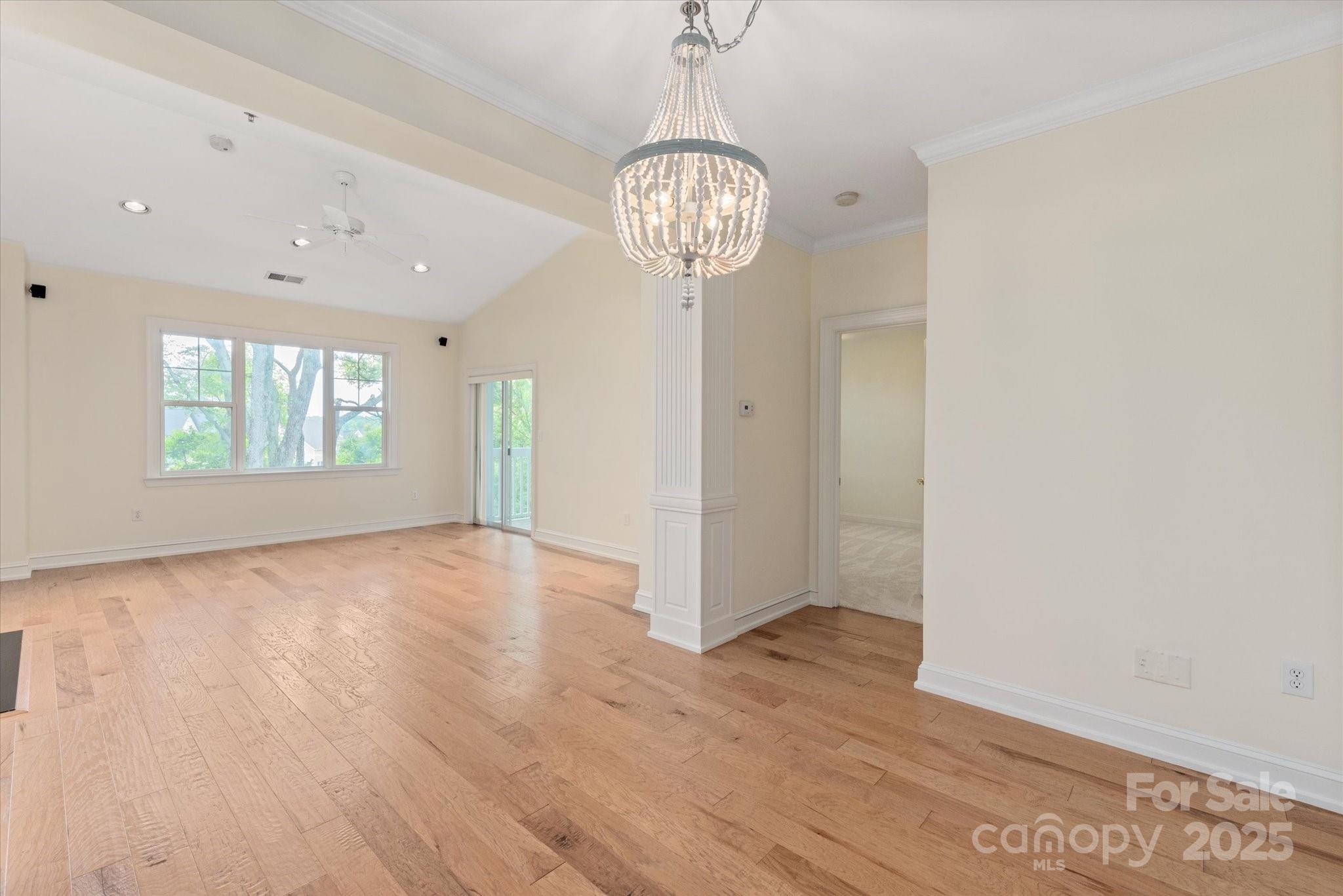 5601 Fairview Road 11