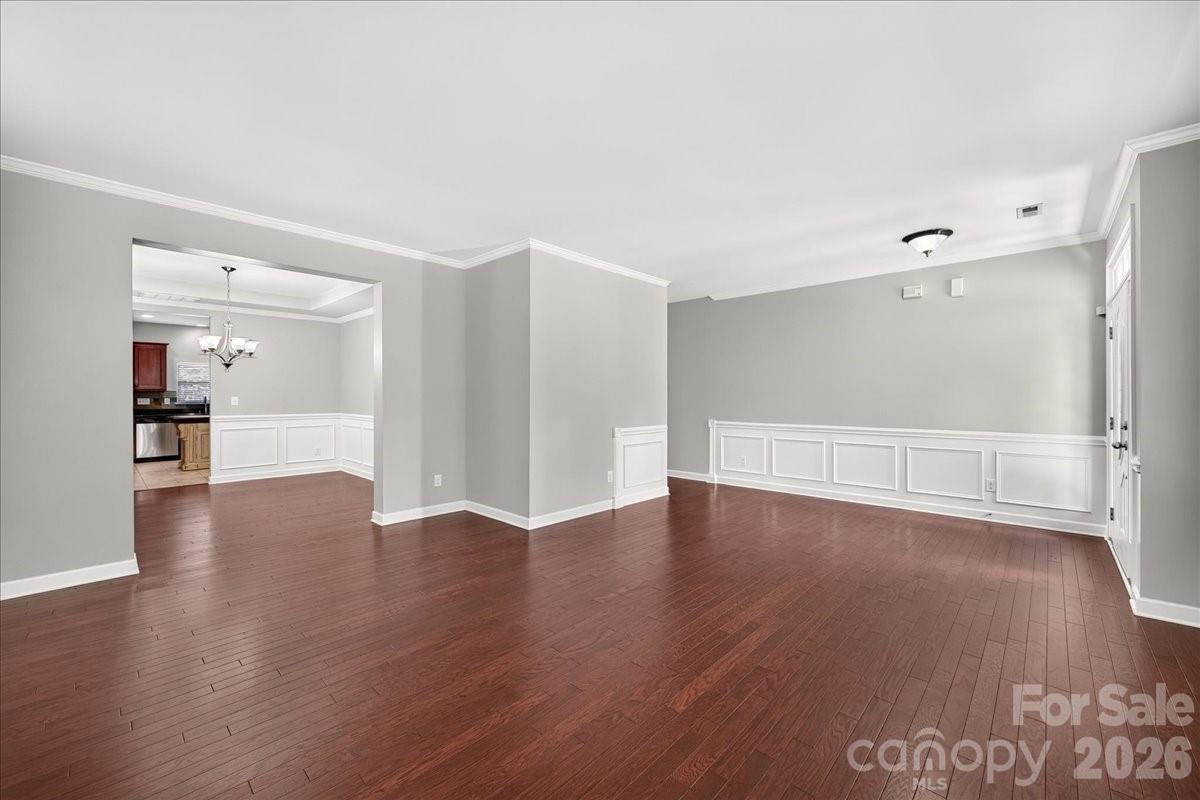 1560 Duckhorn Street NW