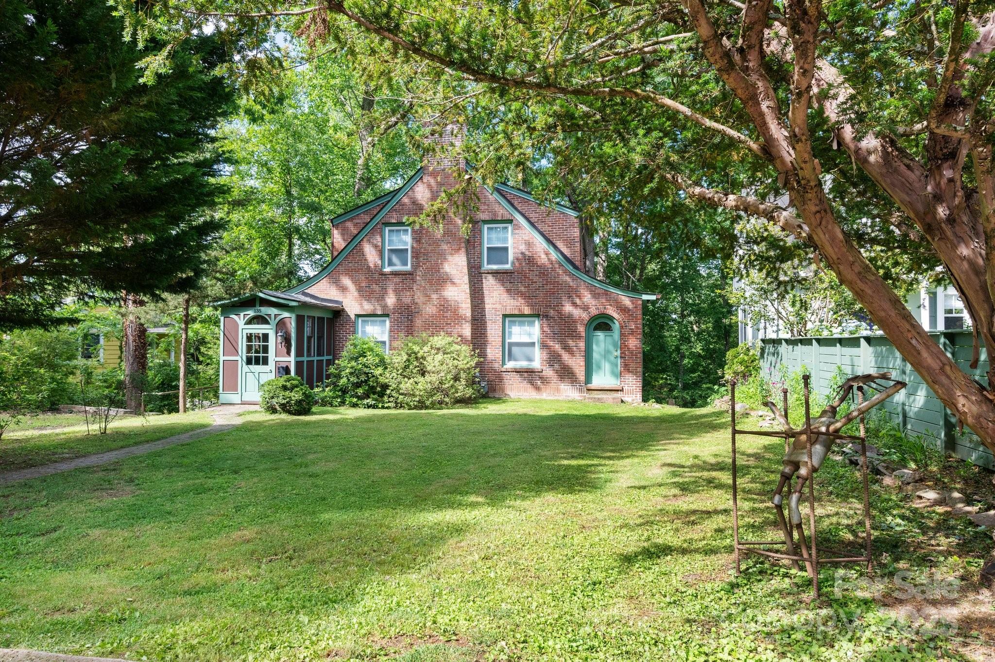 135 Tacoma Circle