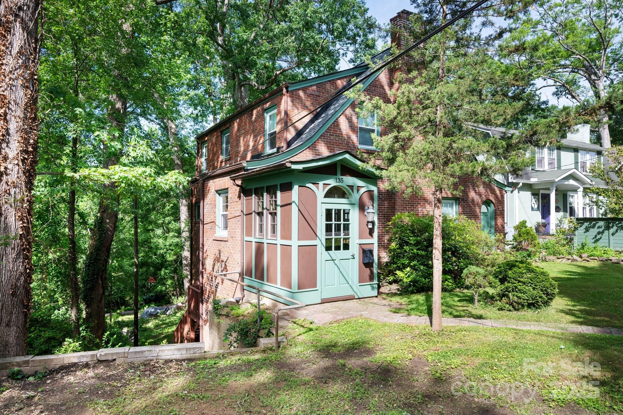135 Tacoma Circle
