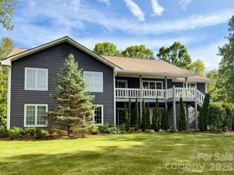 Photo of 152 Skyview Circle, Asheville, NC 28804 (MLS # 4380009)