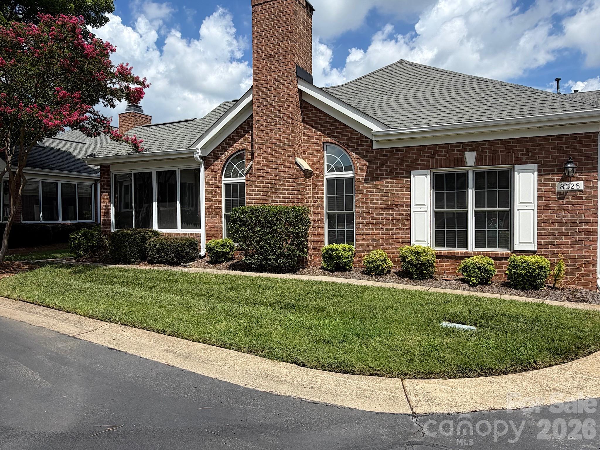8528 Highland Glen Drive