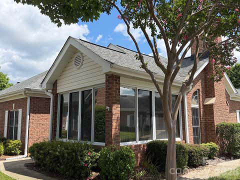 Photo of 8528 Highland Glen Drive, Charlotte, NC 28269 (MLS # 4412611)