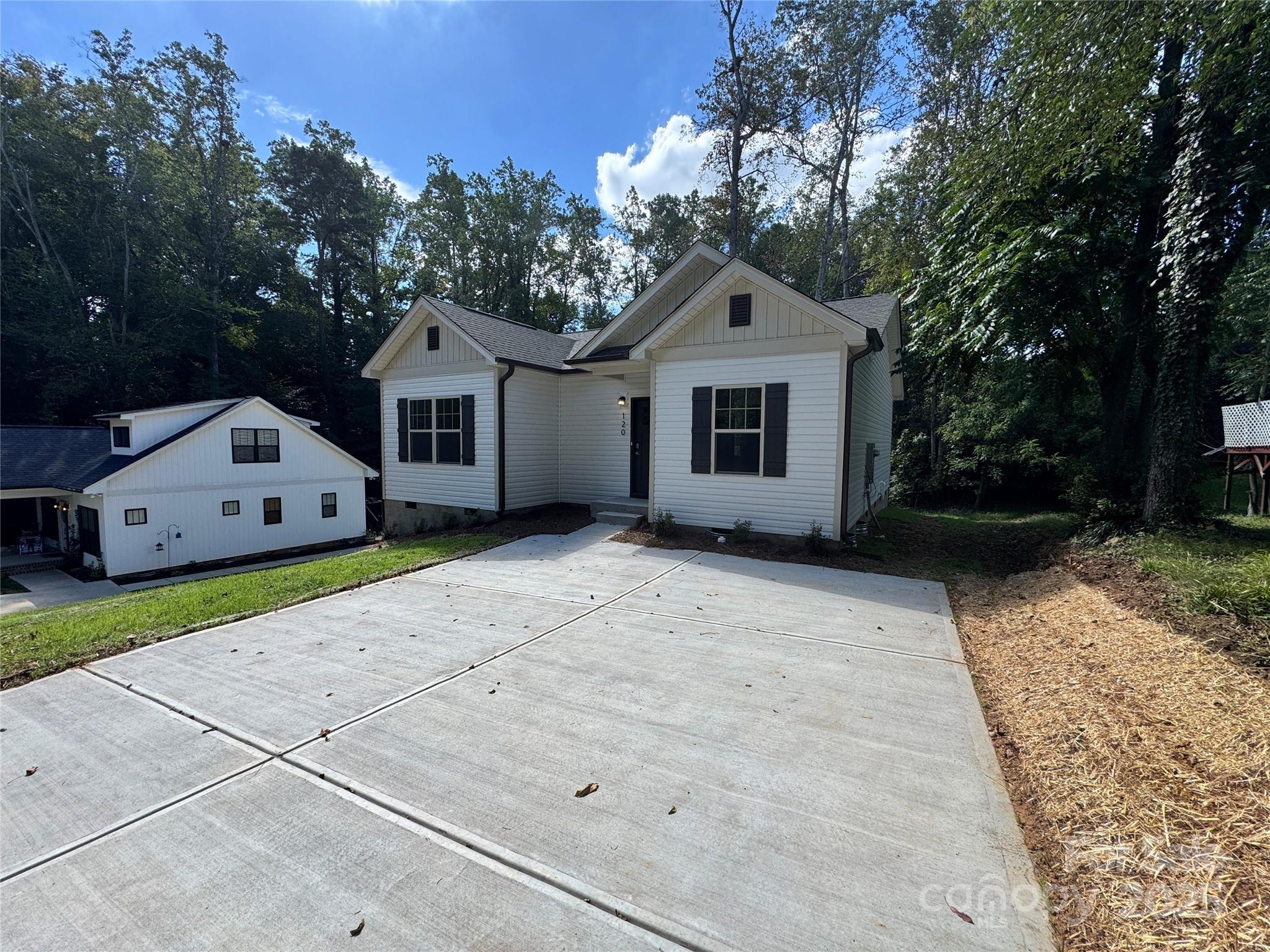 120 S Elm Street