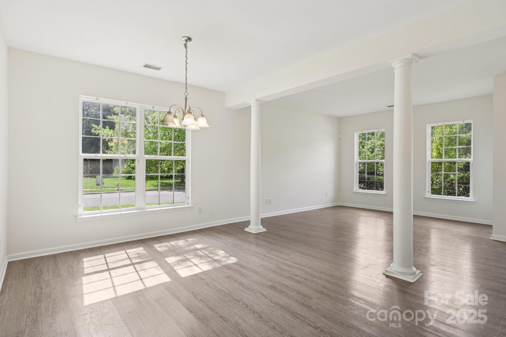 5002 Abode Lily Lane