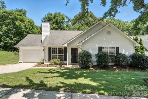 Photo of 14658 Laura Michelle Road, Huntersville, NC 28078 (MLS # 4426228)