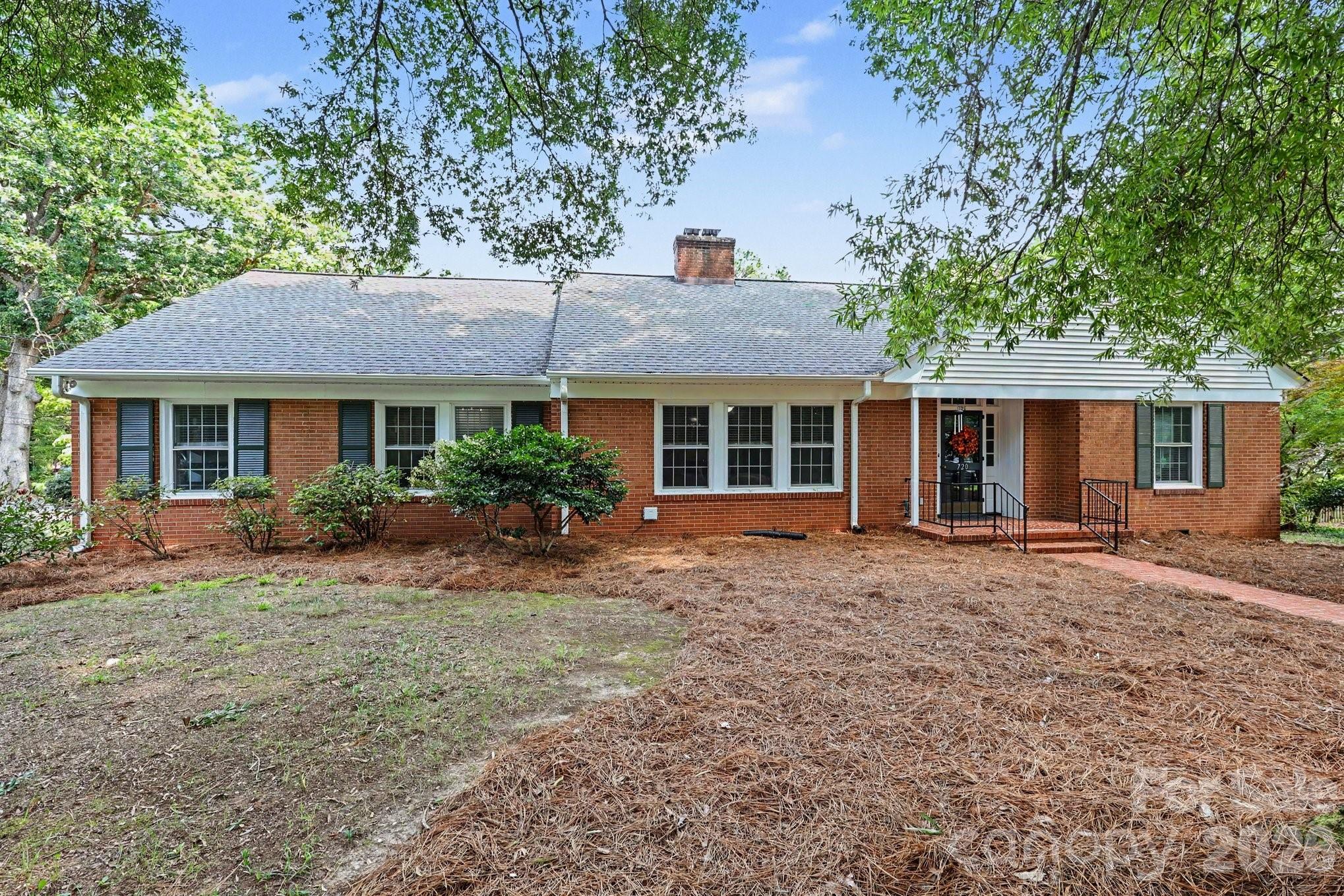 720 Oakmont Drive