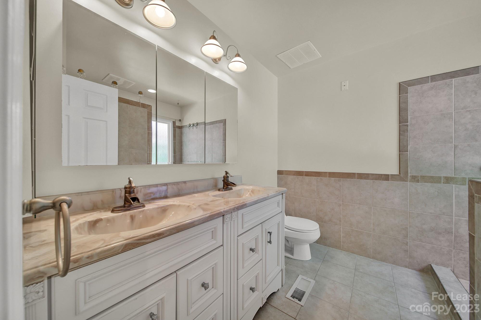 Woodside Falls - Residential Lease