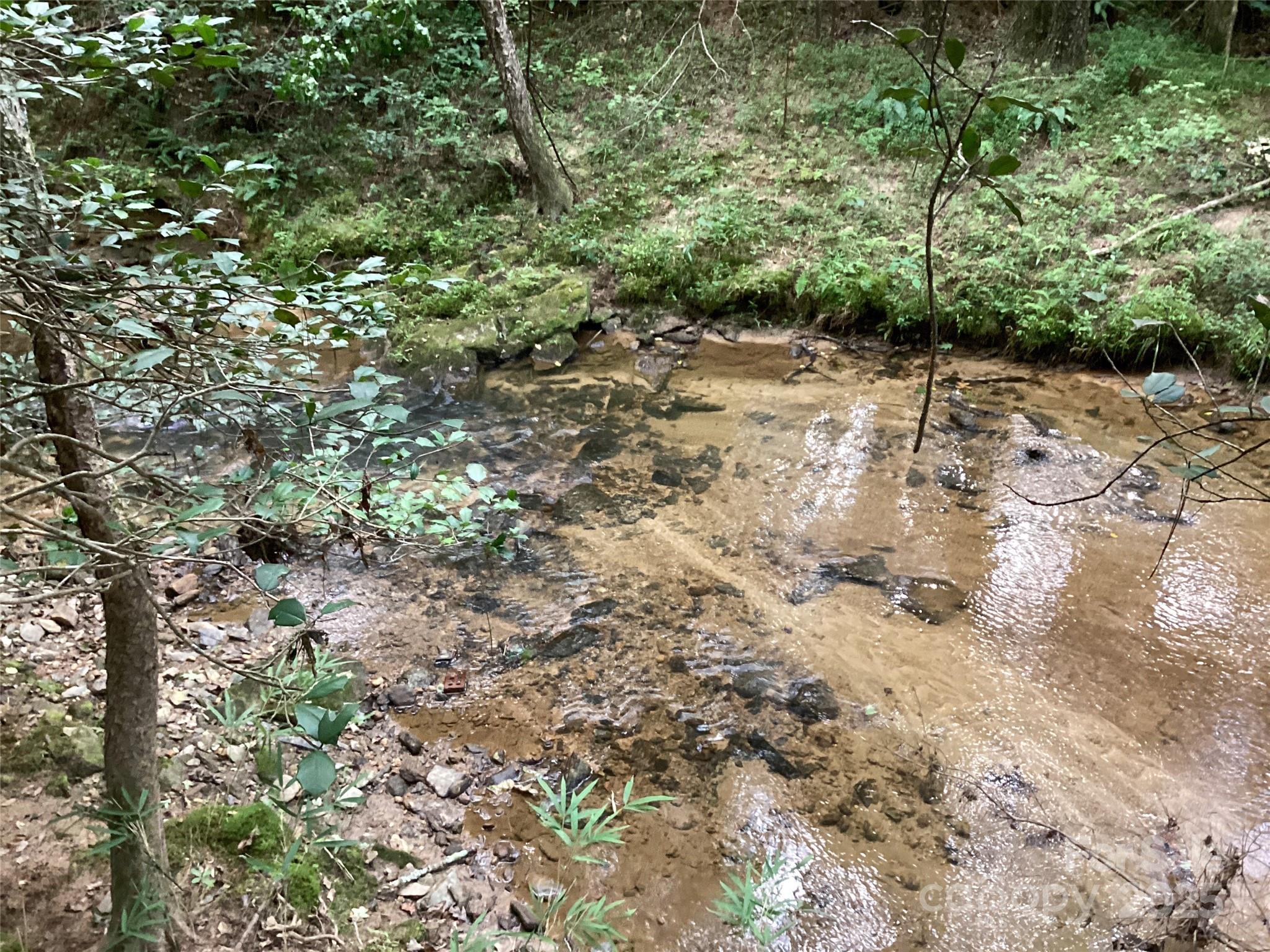 The Waterfront Club - Land