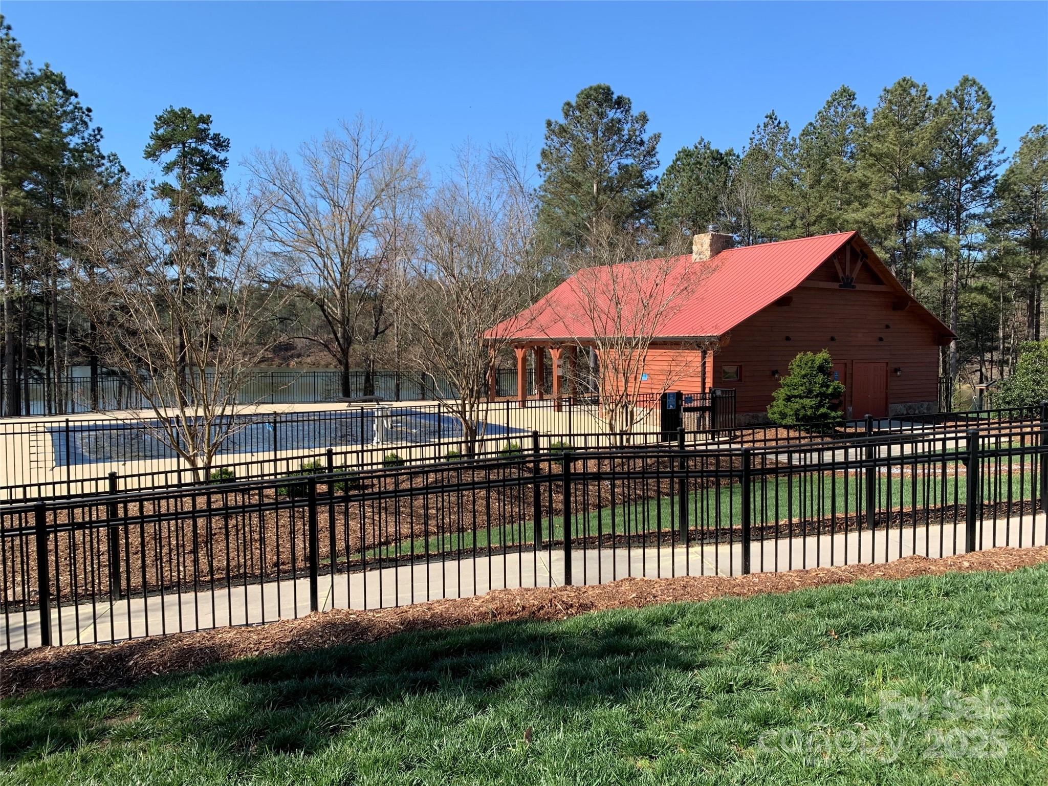 The Waterfront Club - Land