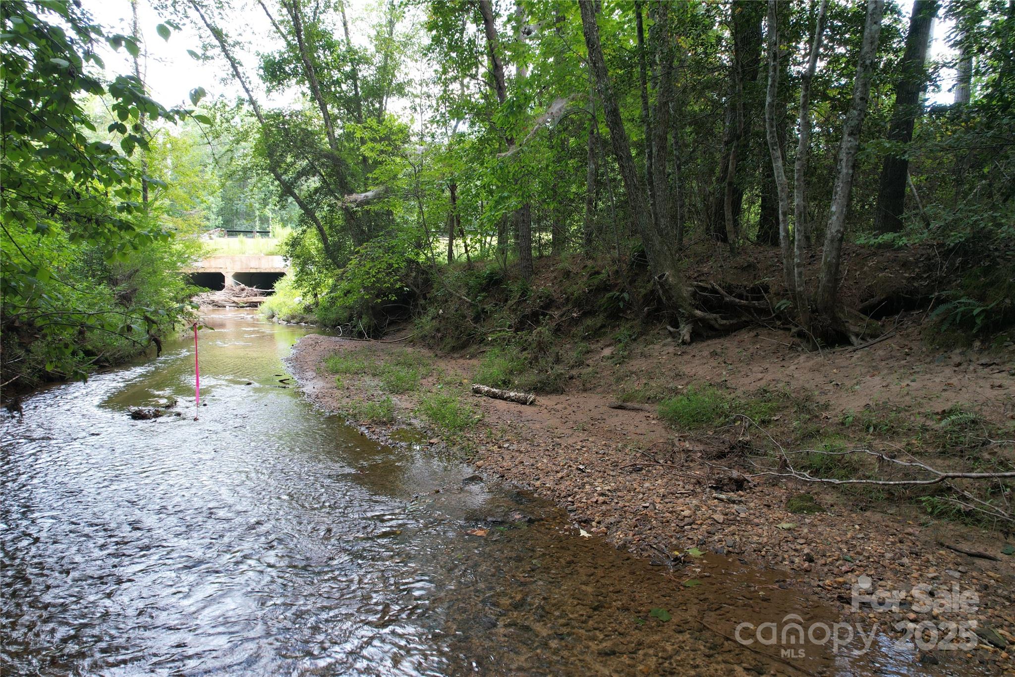 The Waterfront Club - Land