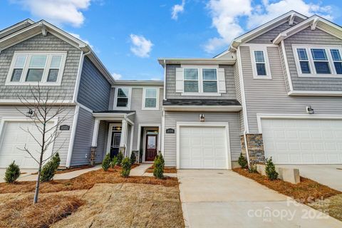 8013 Downy Oak Lane Charlotte NC 28269