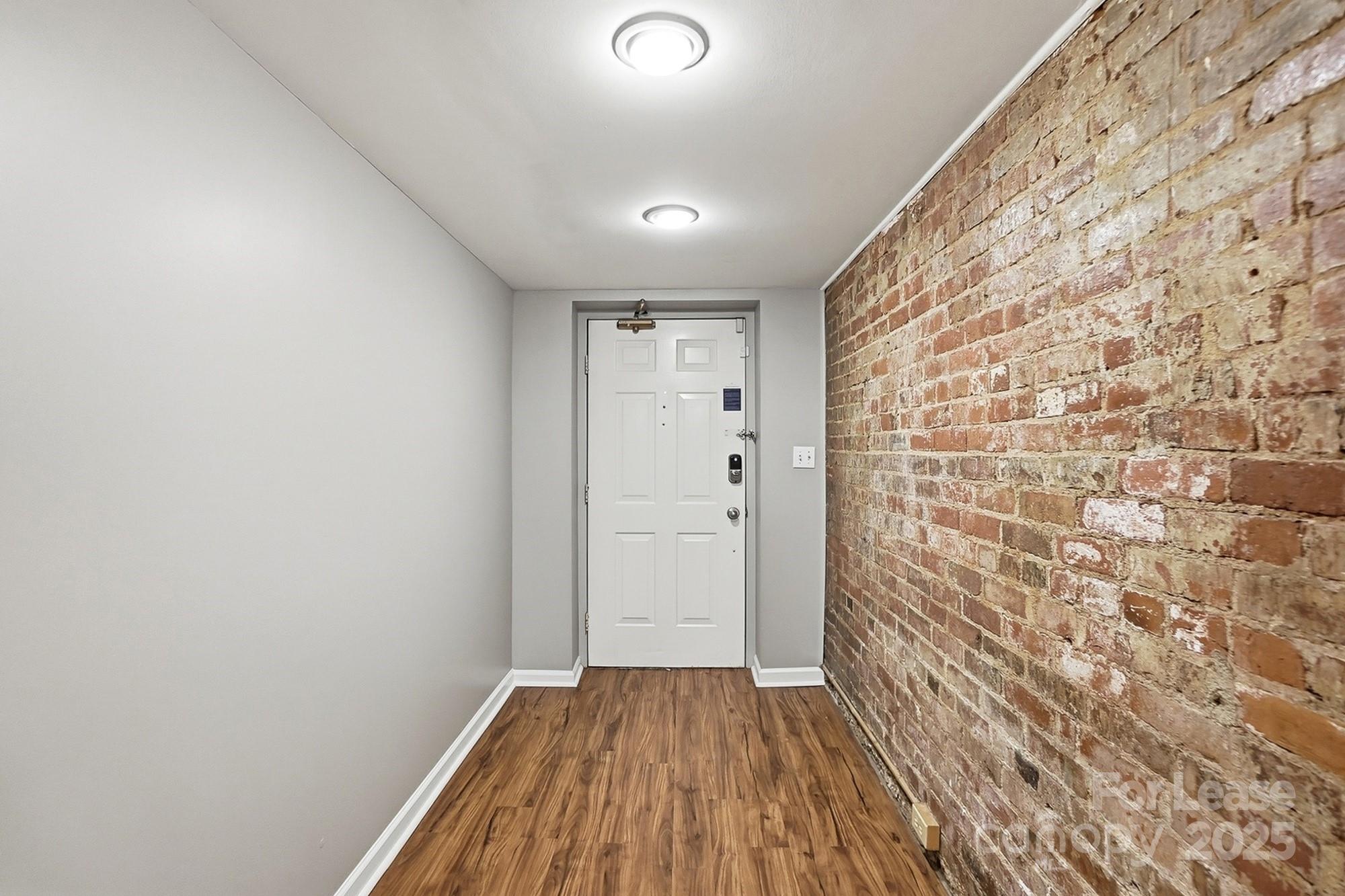 229 N Poplar Street 1