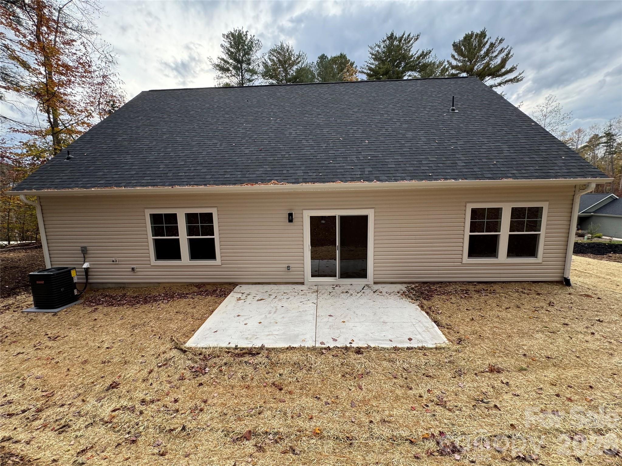 405 Scarlett Oak Court NE