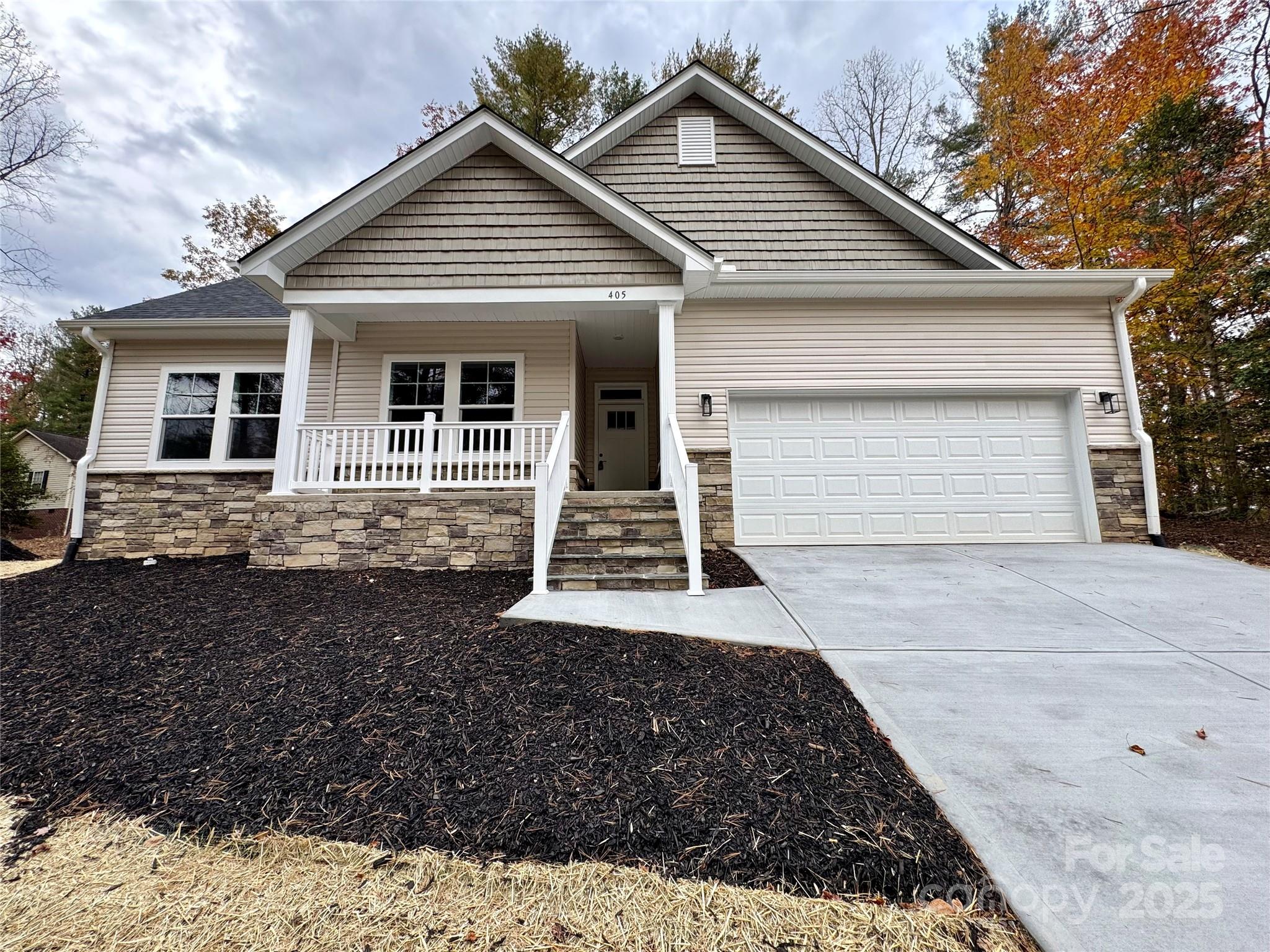 405 Scarlett Oak Court NE