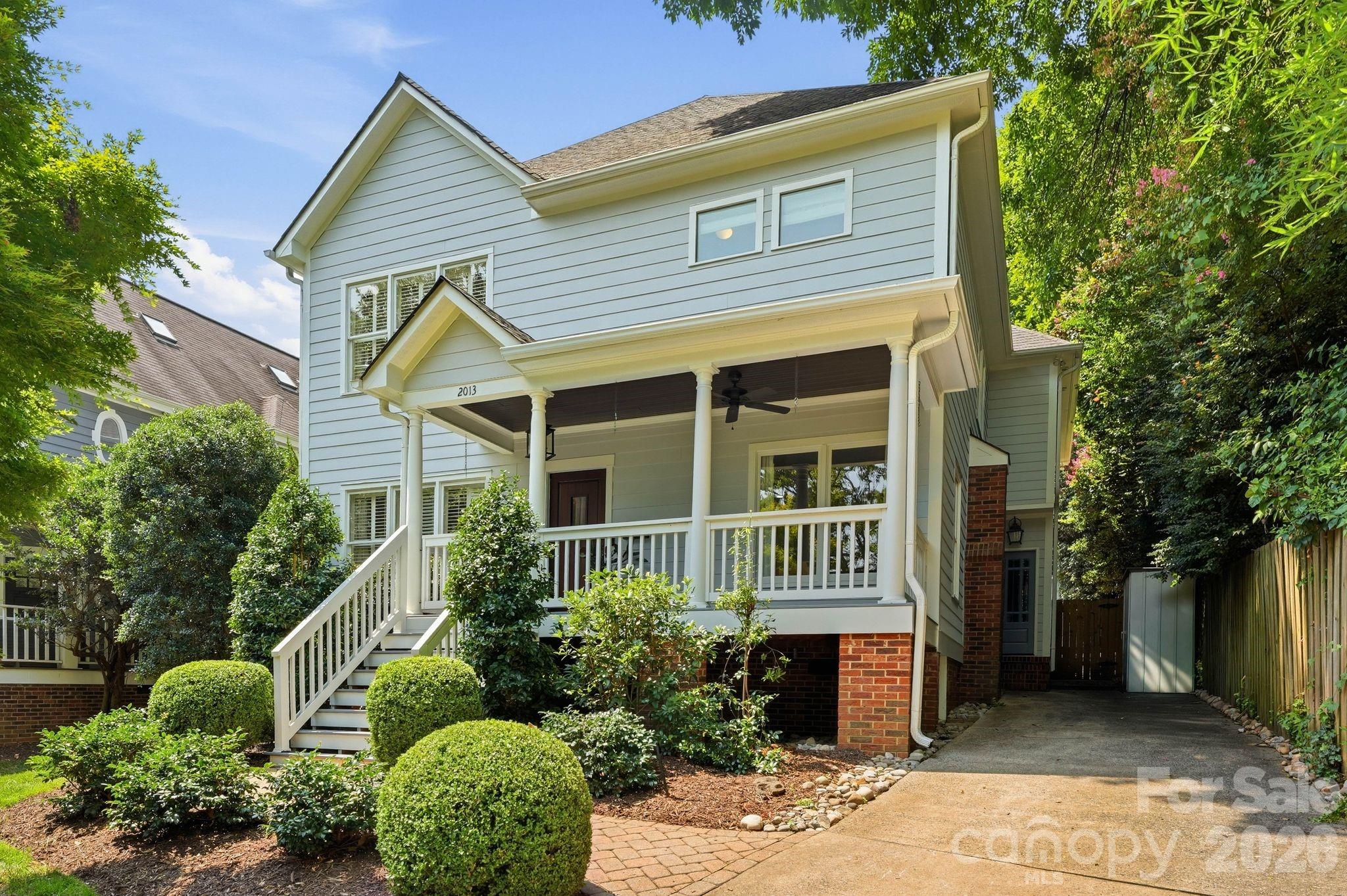 2013 Victorian Place