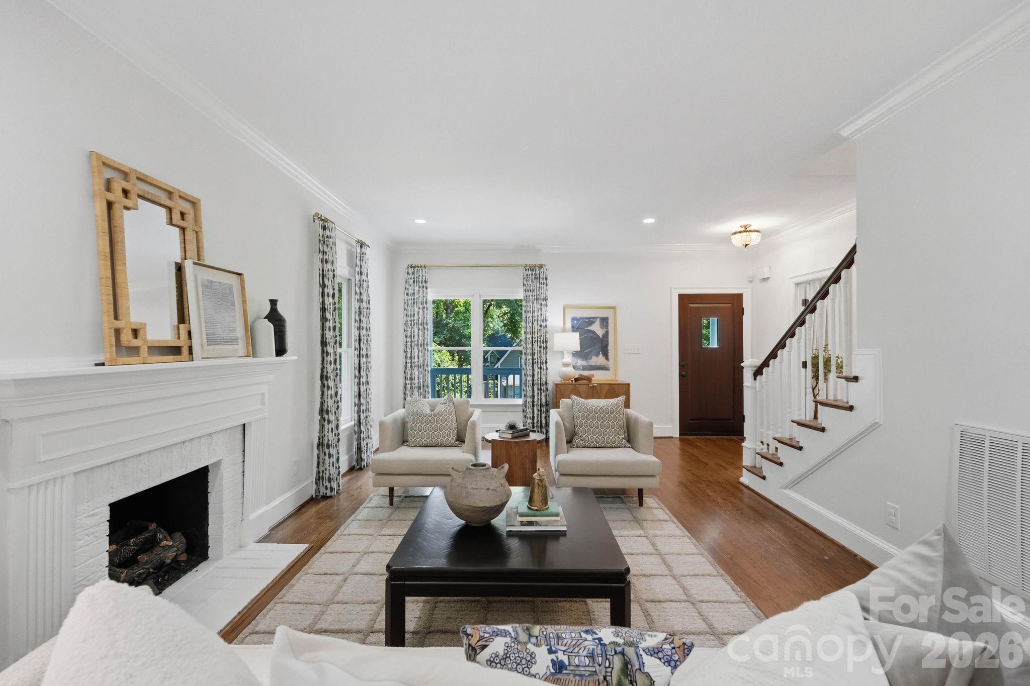 2013 Victorian Place