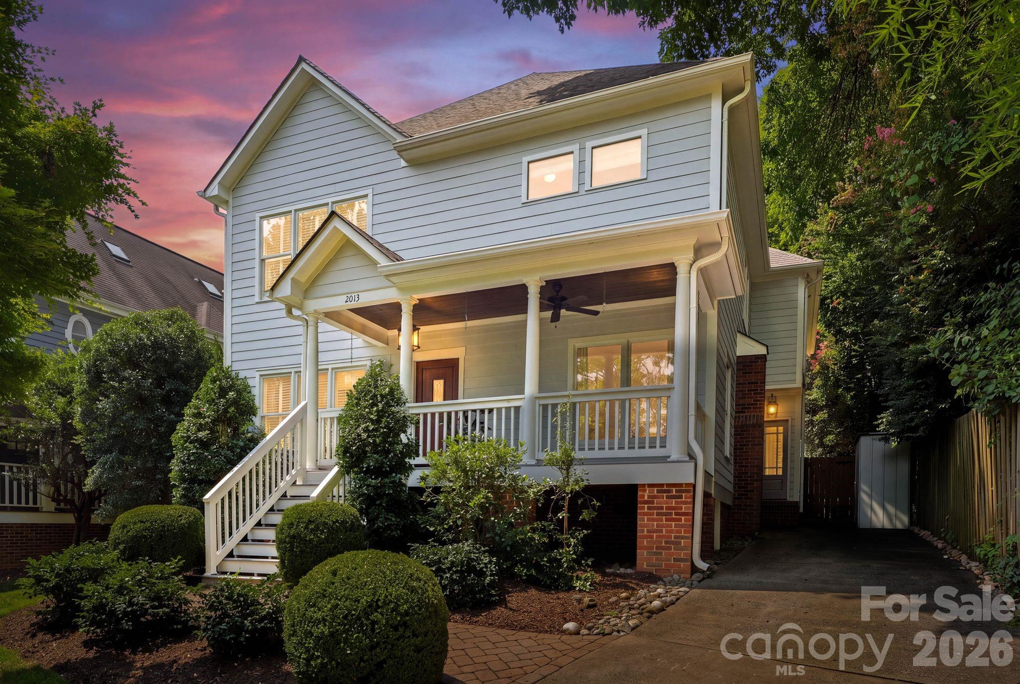 2013 Victorian Place