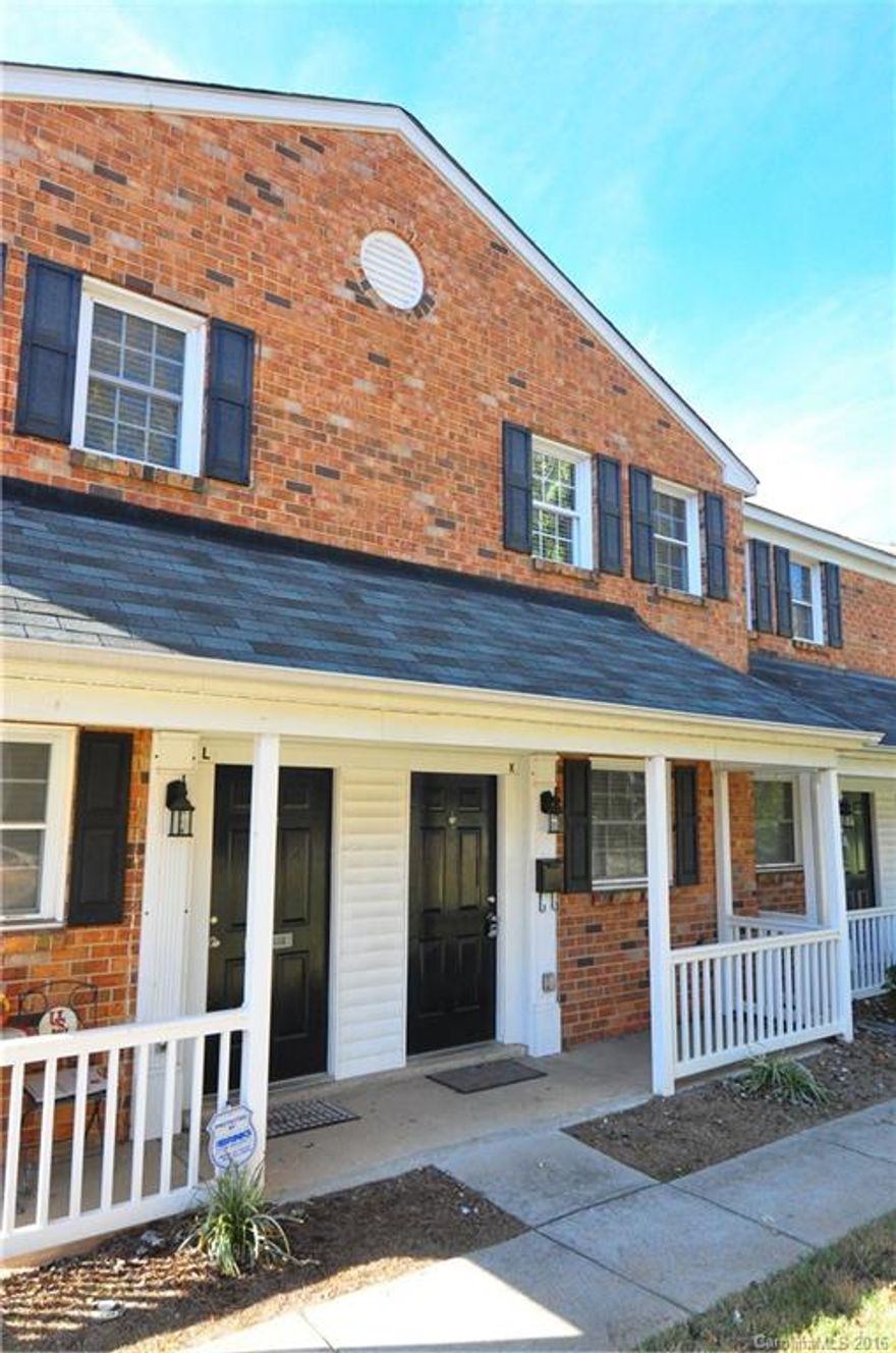 Adorable 2 bedroom townhome in desirable Plaza Midwood. Fully renovated in 2006. Close to Charlotte's best restaurants and bars. Brand new carpeting upstairs and freshly painted gray walls. One of the larger units at 988 sqft, granite countertops, upgraded cabinets, stainless steel appliances, washer/dryer, hardwood laminate flooring downstairs, crown molding throughout. Come view today!