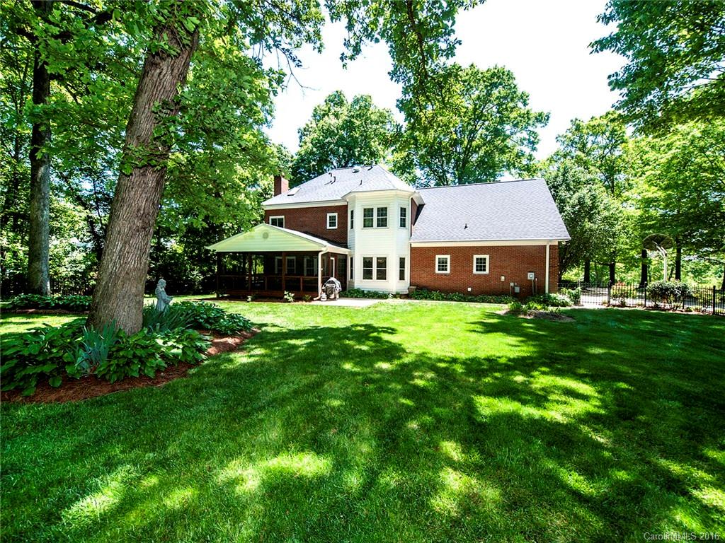 Village Lake - Residential