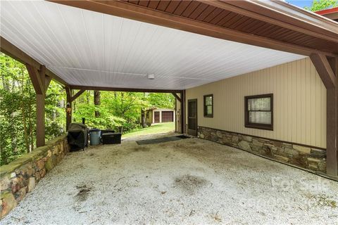 A home in Hendersonville