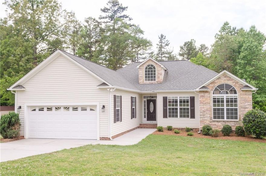 Charming Ranch Home completely renovated & ready for your Buyers! Designer Paint, Lighting Fixtures, Plumbing Fixtures all there & BRAND NEW!Chef's Kitchen w/Granite,SS Appl,Glass Backsplash make this kitchen a Show-stopper!All Bedrooms are really nice size & all have Vaulted Ceilings & great size Closets.  
Master has Trey Ceiling & HUGE Walk-in Closets!Master Bath features Granite Countertops, separate Garden Tub & Shower!Screen Porch-AWESOME for Entertaining!Large Flat Yard, lots of Trees!!