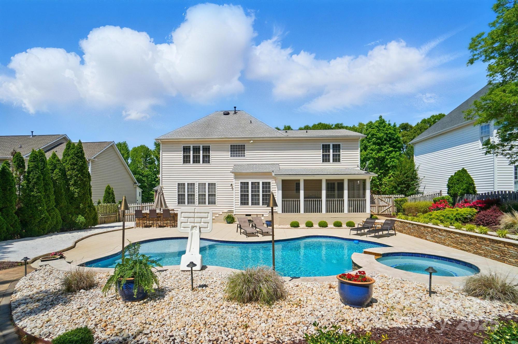 Hampton Ridge - Residential