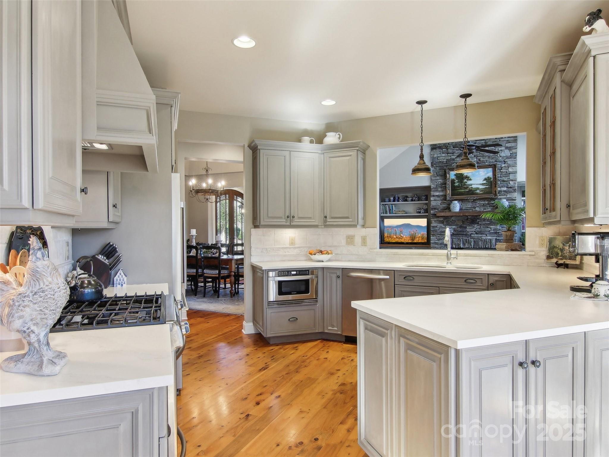 Cobblestone Village - Residential