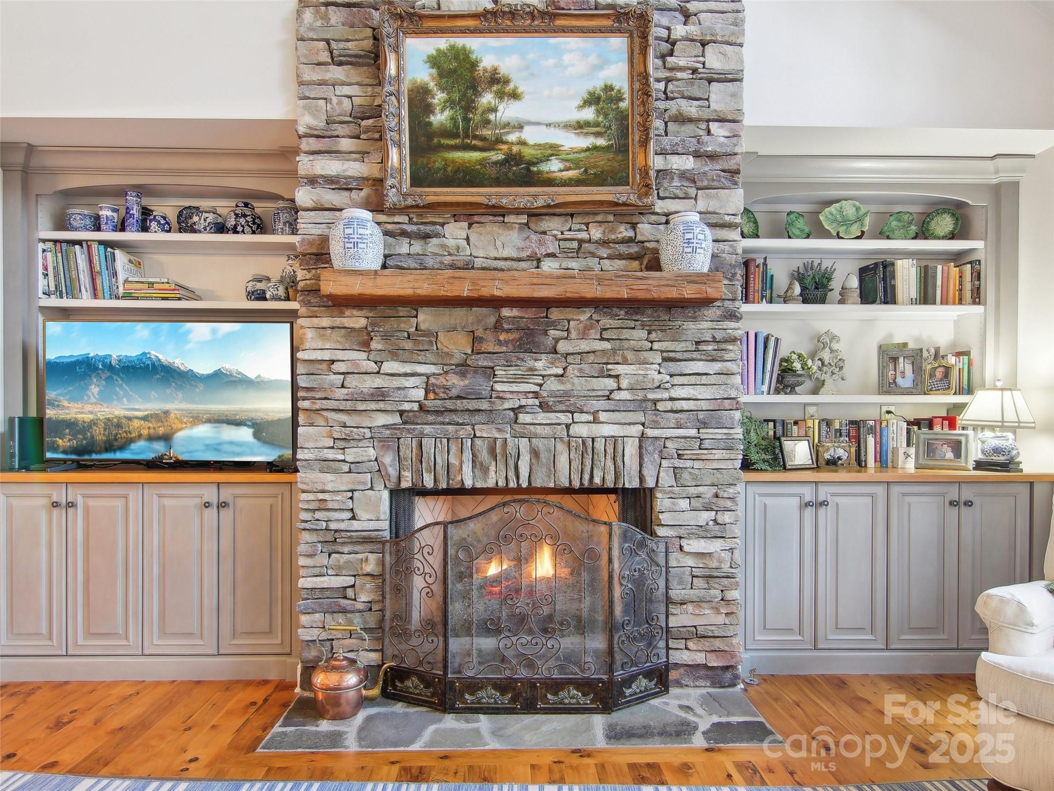 Cobblestone Village - Residential