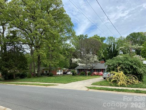 3218 Driftwood Drive Charlotte NC 28205