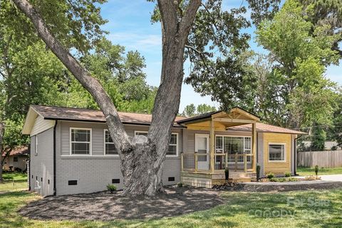 4219 Tipperary Place Charlotte NC 28215