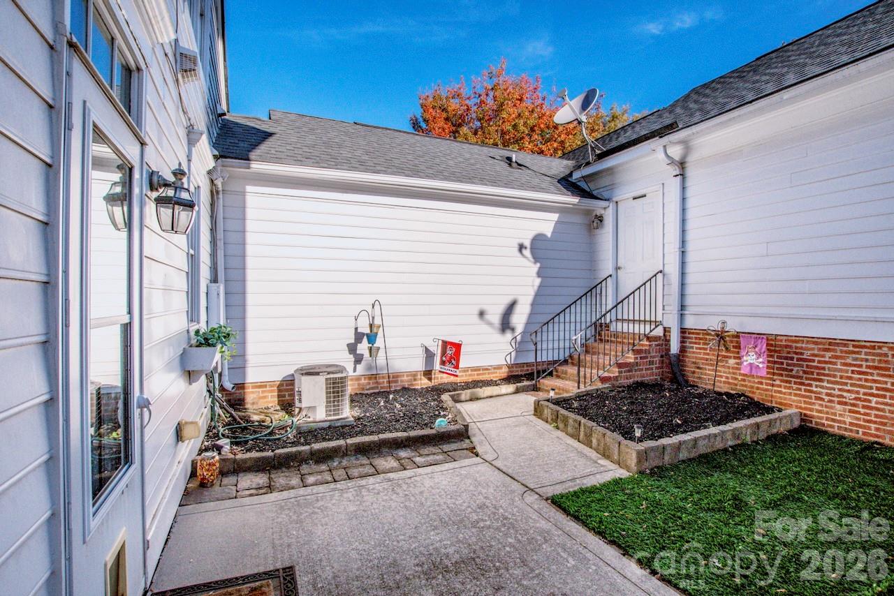 12307 Carrigan Court