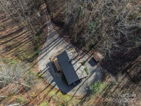 A home in Saluda