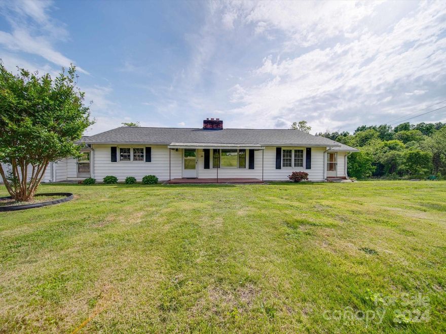 Your Canvas Awaits: Spacious 3 Bedroom, 2 Bath Home with Workshop on Hwy 601 S, Concord
Unlock the potential of this charming property located on Highway 601 S in Concord, offering the perfect canvas for you to create the home of your dreams. Step inside to discover a flexible floor plan, providing ample room for comfortable living and entertaining. Take advantage of the three-bay workshop, providing plenty space for projects, storage, or hobbies of all kinds. Enjoy easy access to nearby amenities, including shopping, dining, entertainment, and major transportation routes, ensuring a seamless commute to Charlotte, Mt Pleasant, Locust, and beyond. Don't miss this opportunity to add your personal touches and make this your new home. Schedule your showing today. Agent related to seller.
