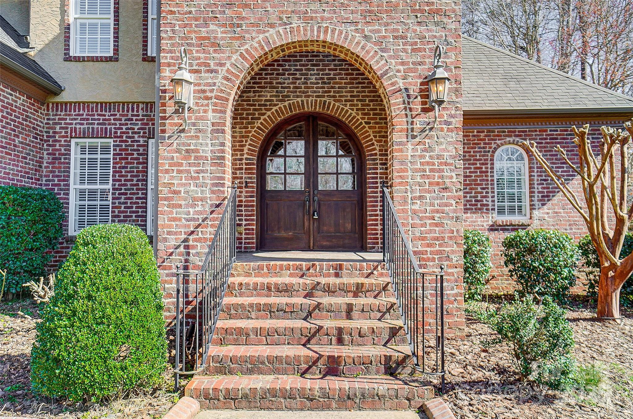 6548 Robin Hollow Drive
