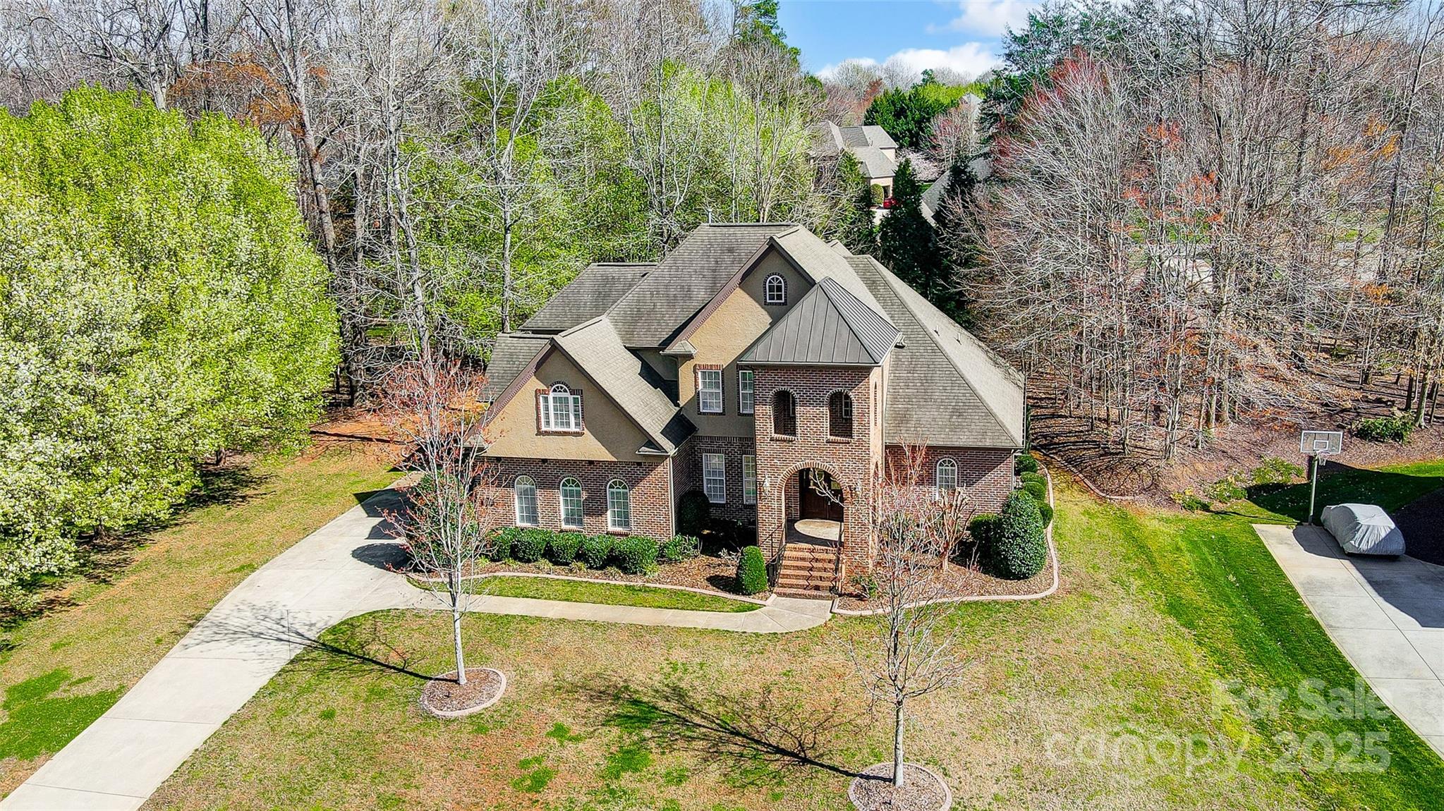 6548 Robin Hollow Drive