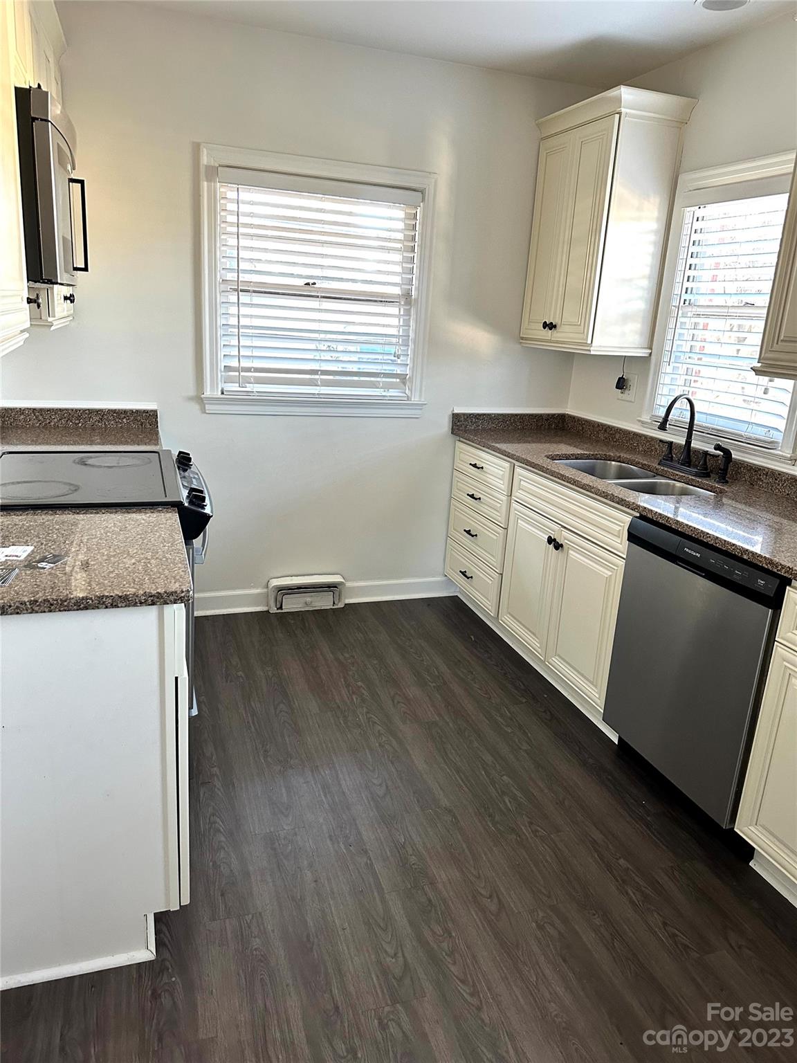 Colonial Village - Residential