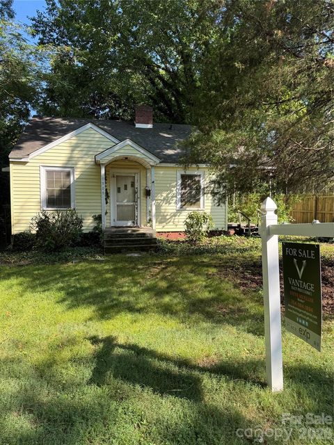 1909 Garibaldi Avenue Charlotte NC 28208