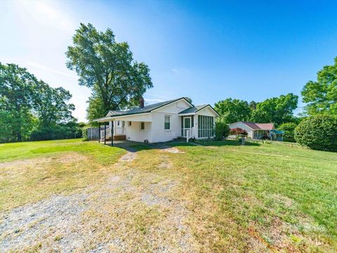 1468 Hilltop Street Albemarle NC 28001