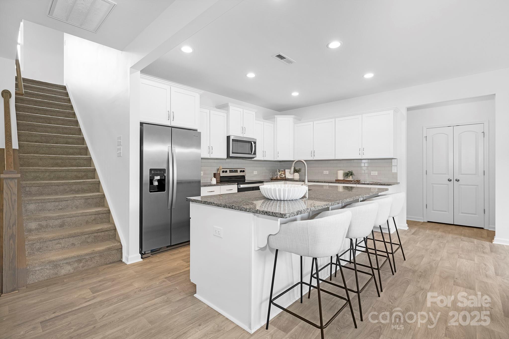 4044 Beacon Avenue 152