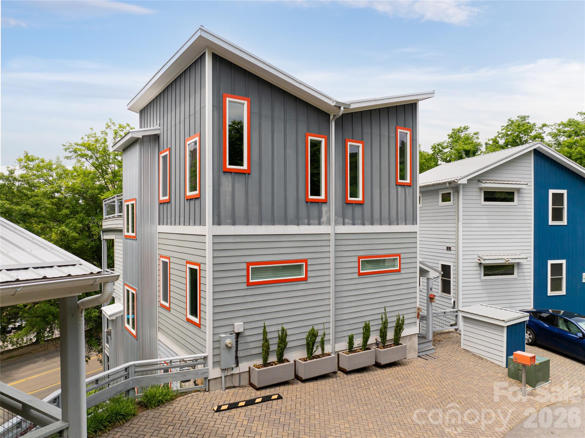 8 Birdhouse Row