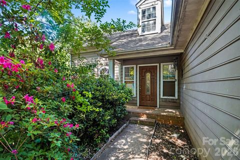 Photo of 702 Foxborough Road, Charlotte, NC 28213 (MLS # 4366226)