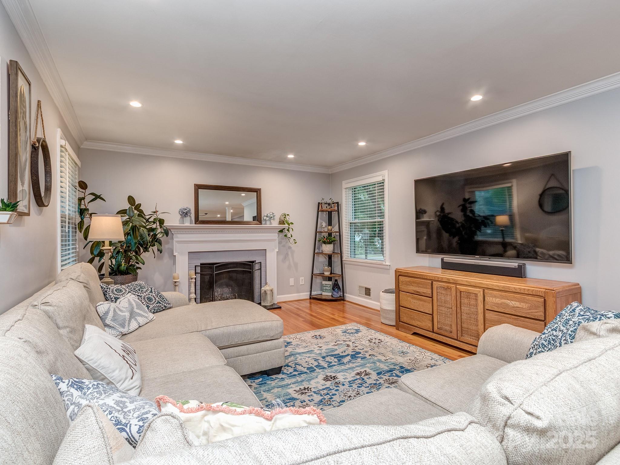 1227 Seneca Place