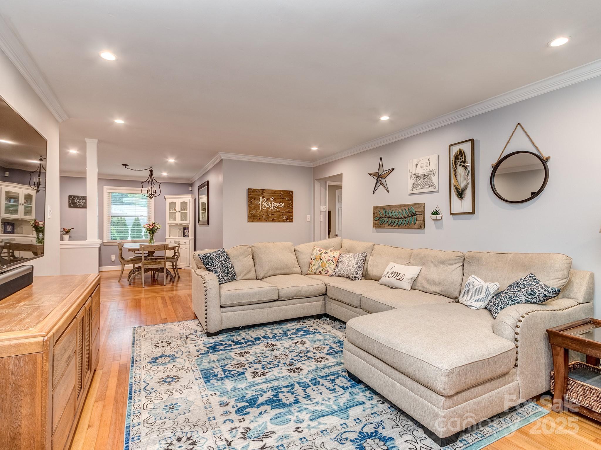 1227 Seneca Place