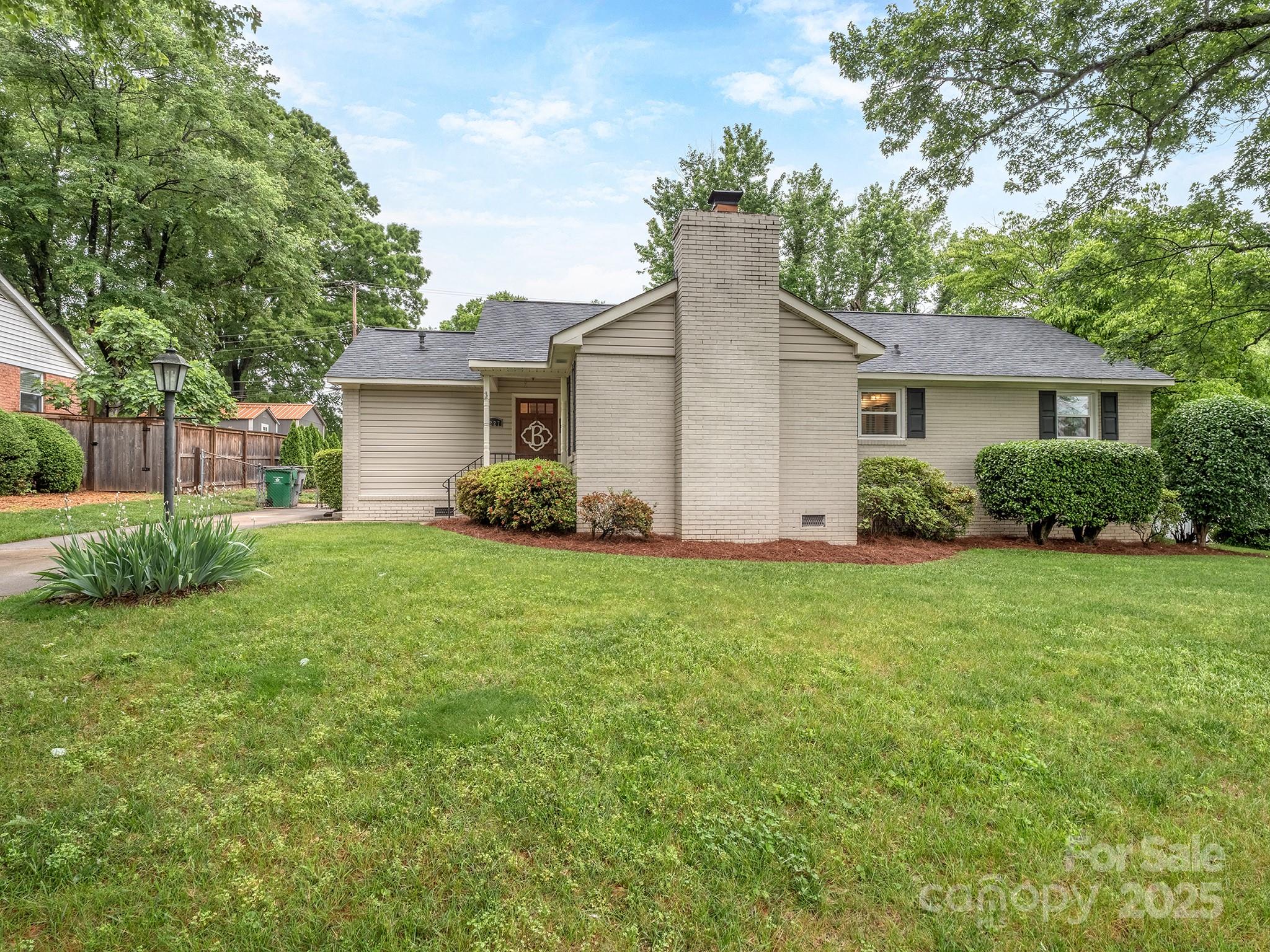1227 Seneca Place