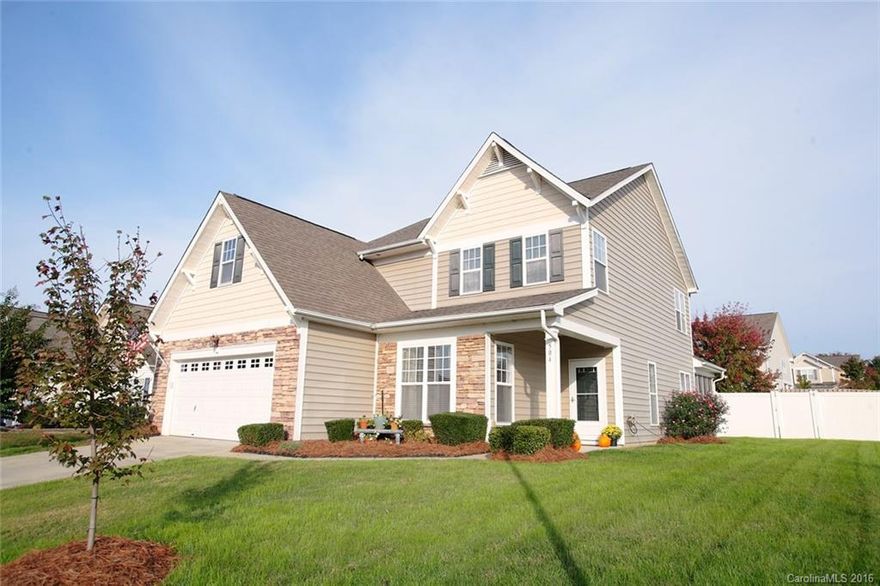 Charming Whitley Mills.  Come live in Fort Mill, SC!  Award winning schools, low taxes and close proximity to I-77.  Corner lot, fully fenced, oversized patio and yard plus screened-in porch.  Master down.  Walking distance to Pleasant Knoll Elem., the new Pleasant Knoll Middle (Aug 2017) and community pool.  Sidewalk neighborhood. Showings to begin Saturday, 10/29 at 8am.