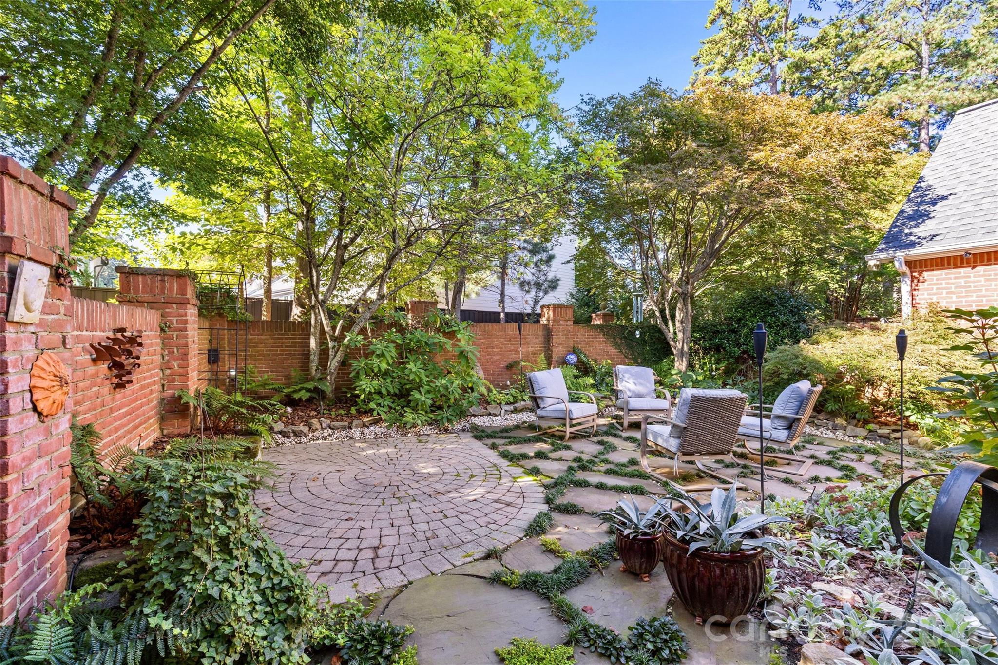 Wrenfield On Sharon - Residential