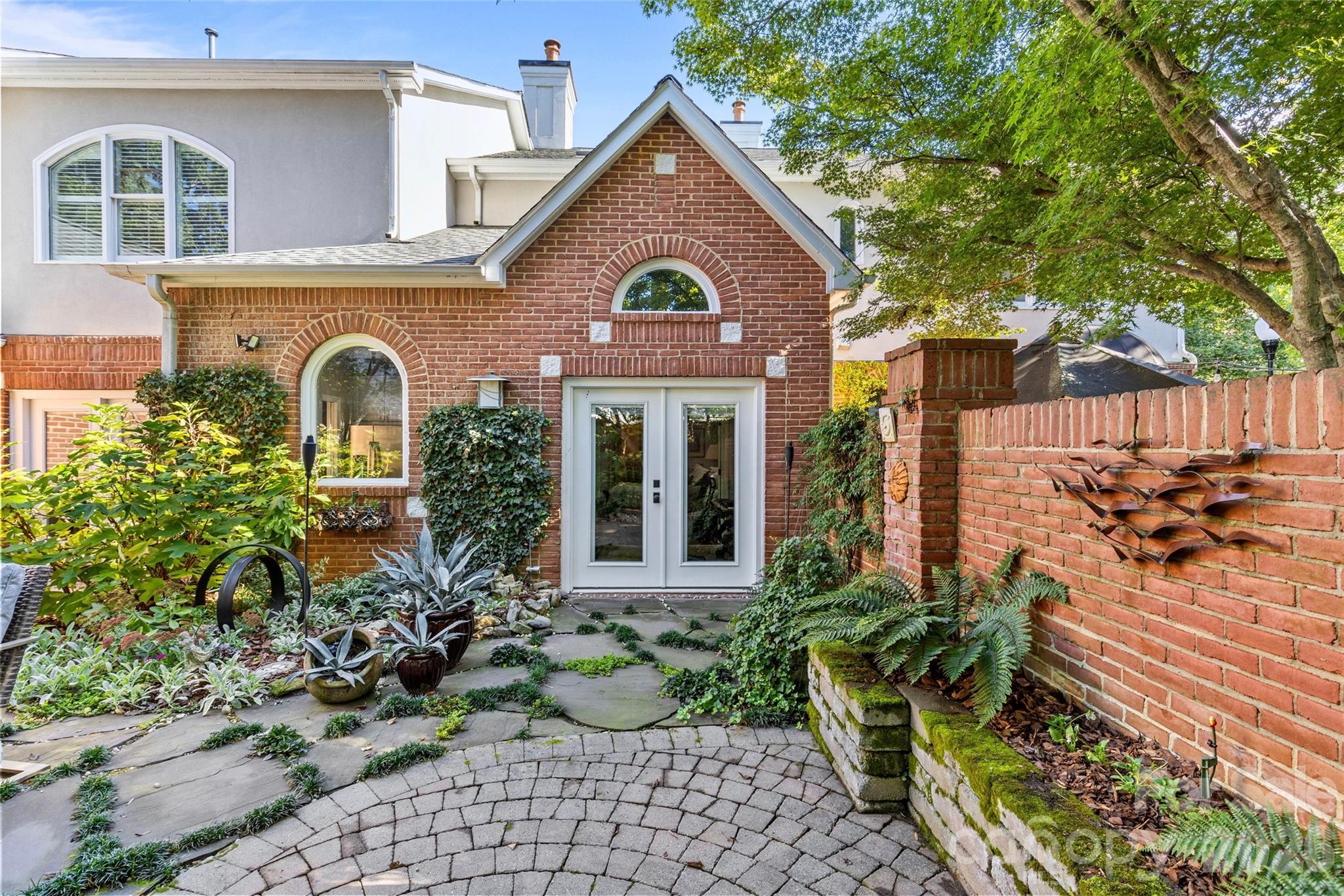 Wrenfield On Sharon - Residential